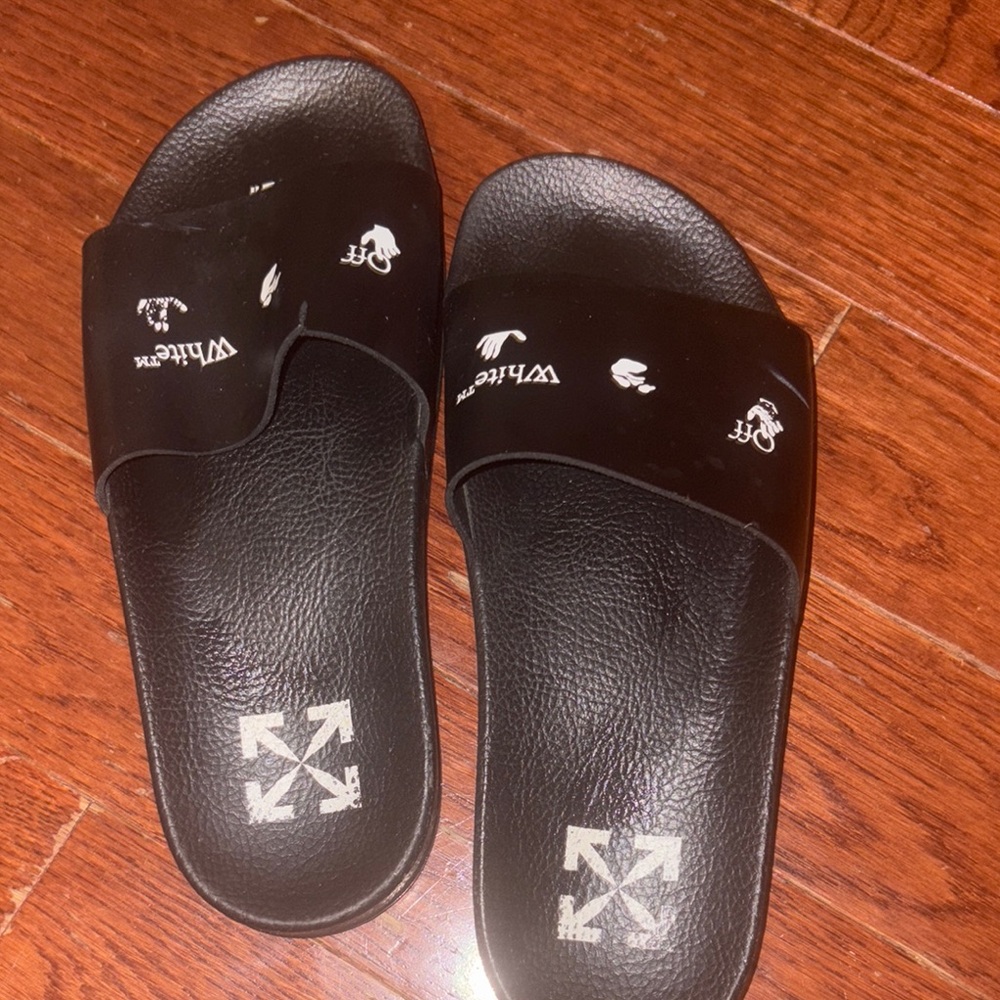 Off-White Black and White Logo Slides